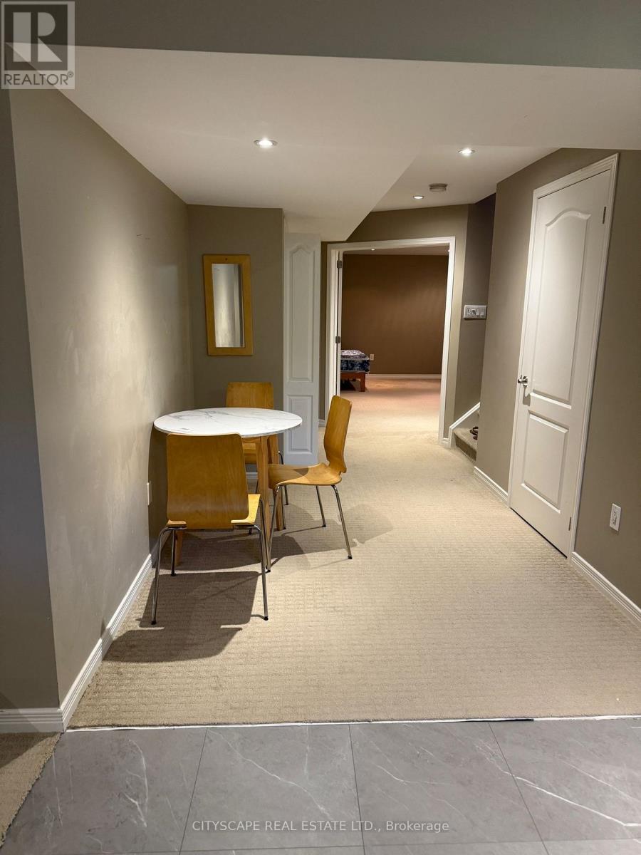 546 Hartley Boulevard, Milton, Ontario  L9T 6G7 - Photo 2 - W12481610