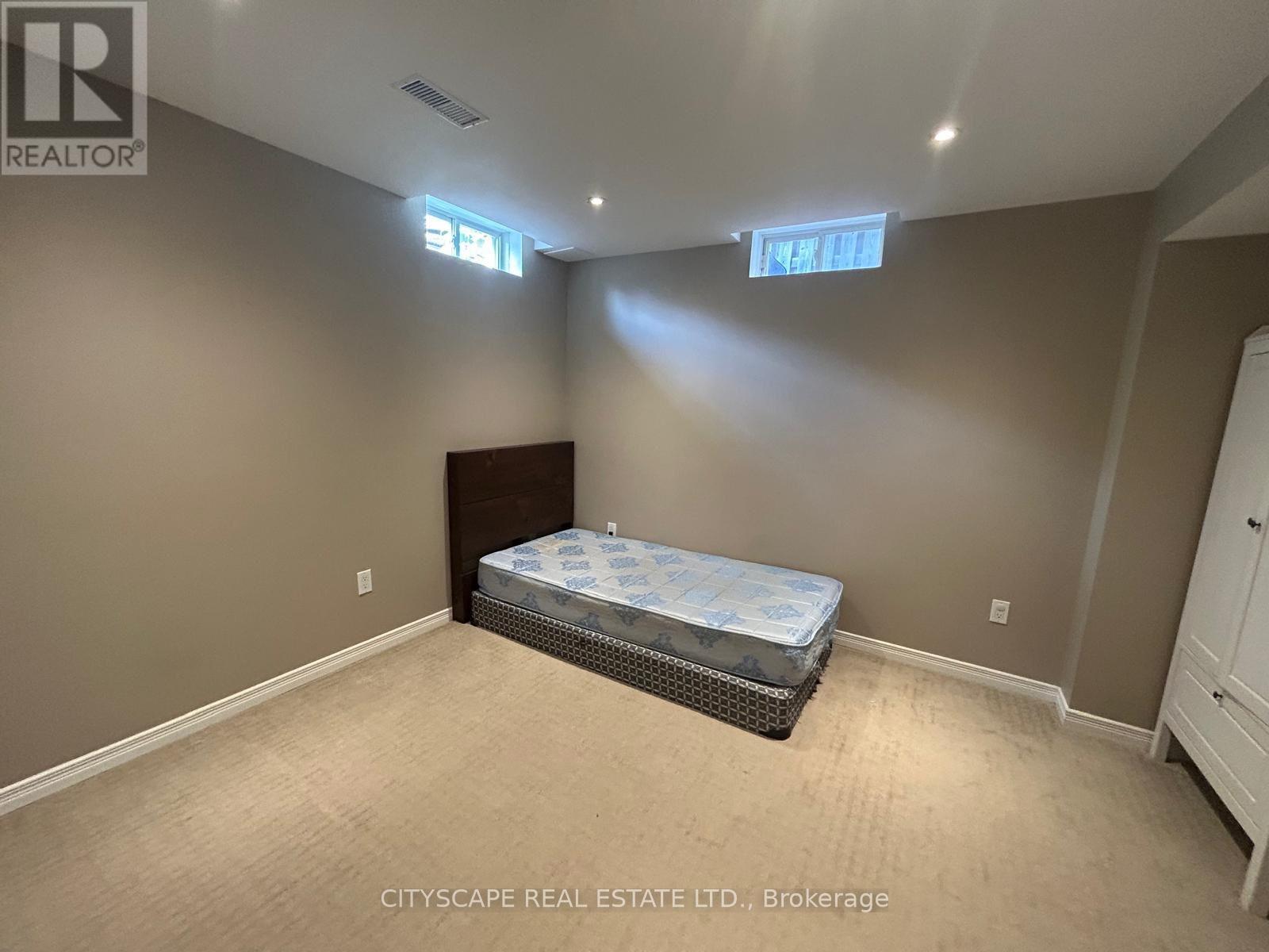 546 Hartley Boulevard, Milton, Ontario  L9T 6G7 - Photo 5 - W12481610
