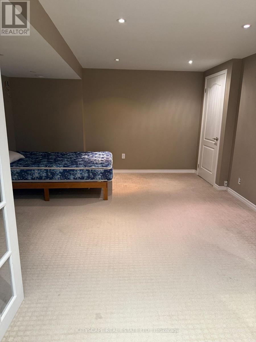 546 Hartley Boulevard, Milton, Ontario  L9T 6G7 - Photo 6 - W12481610