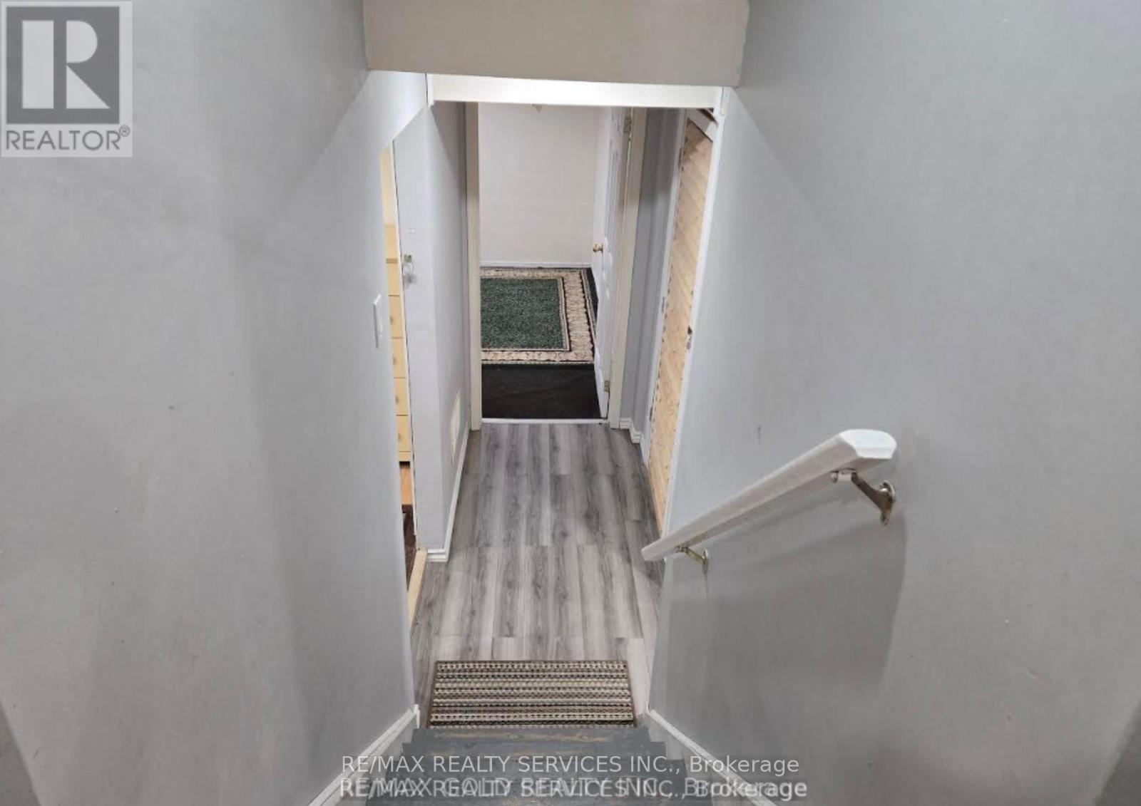 38 Carter Drive, Brampton, Ontario  L6V 3N5 - Photo 4 - W12482926