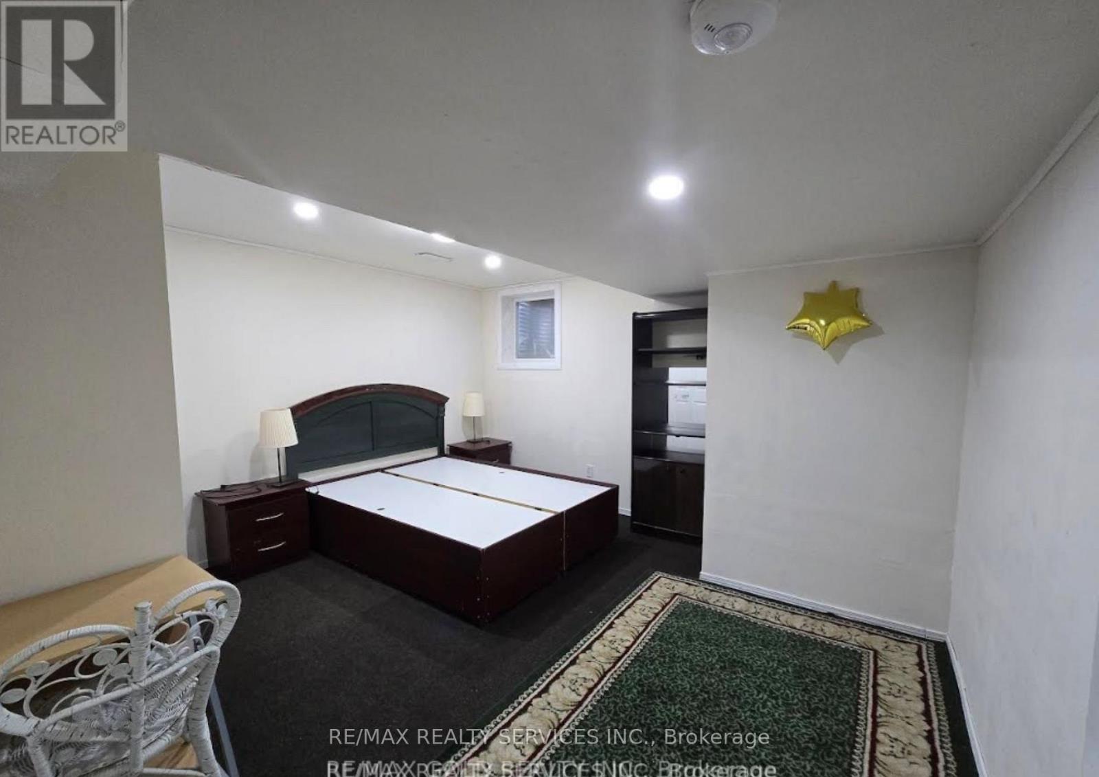 38 Carter Drive, Brampton, Ontario  L6V 3N5 - Photo 5 - W12482926