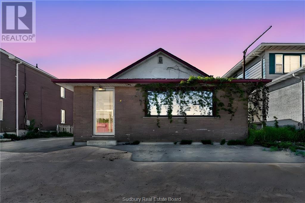 973 Lorne Street, Sudbury, Ontario P3C 4S1 - Photo 2 - 2125384