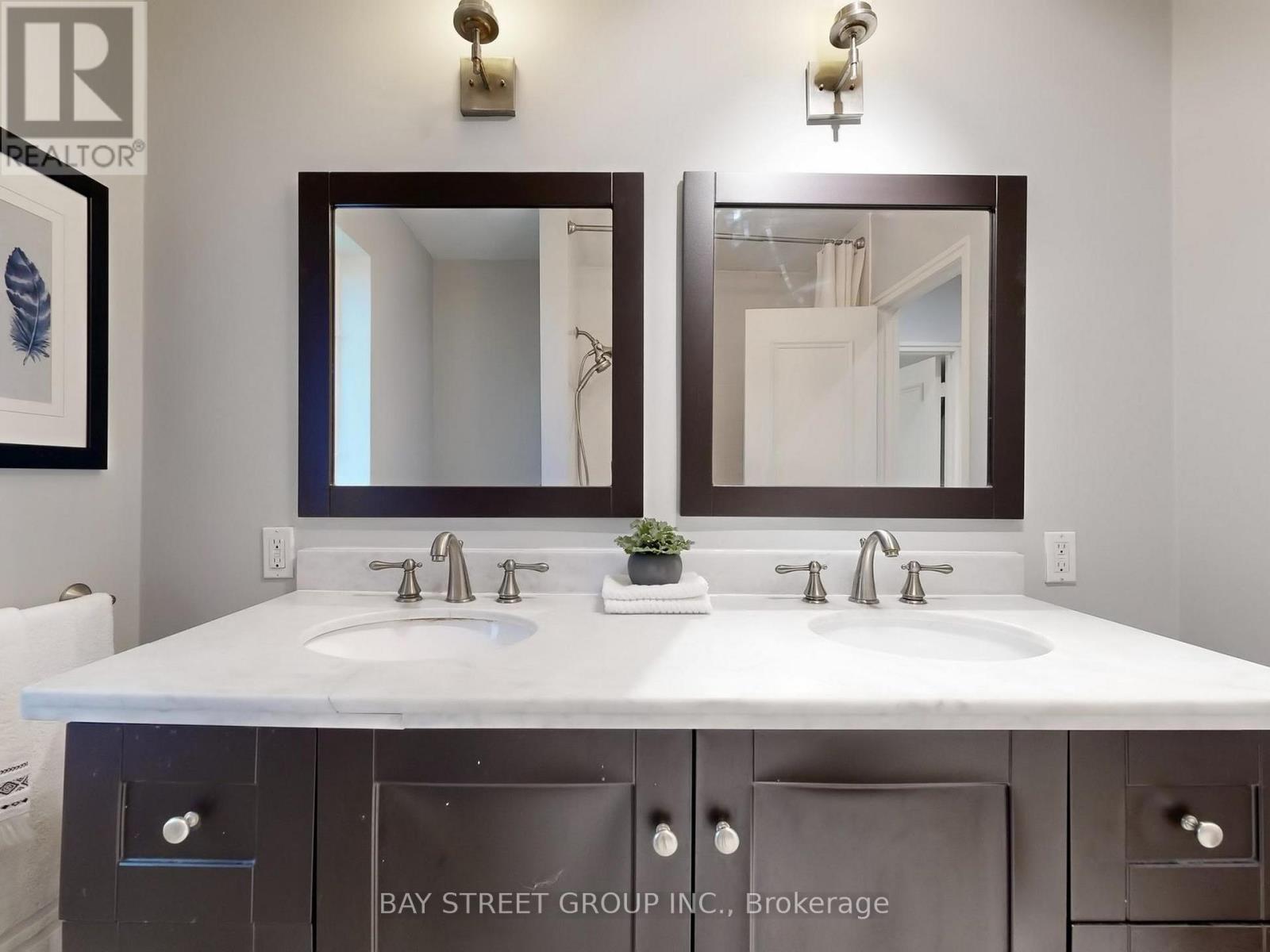 8 Overton Crescent, Toronto, Ontario  M3B 2V2 - Photo 24 - C12483025