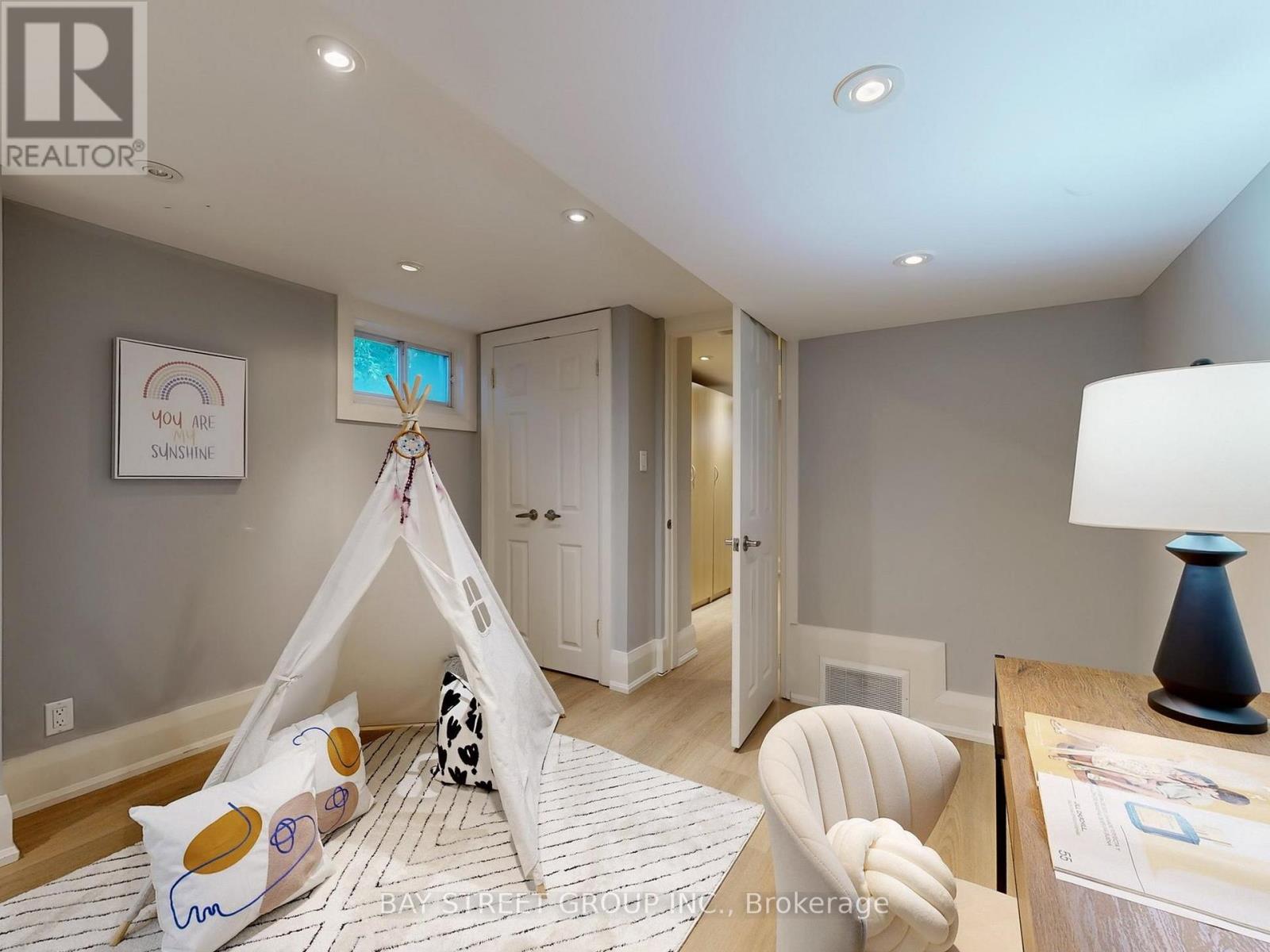 8 Overton Crescent, Toronto, Ontario  M3B 2V2 - Photo 32 - C12483025