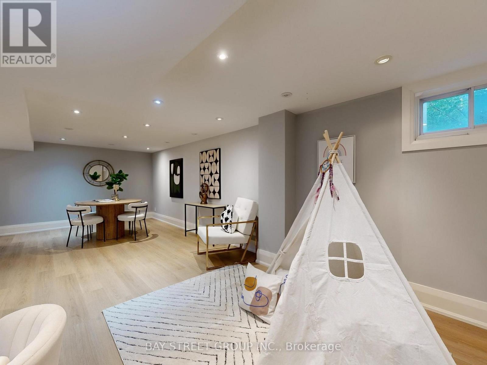 8 Overton Crescent, Toronto, Ontario  M3B 2V2 - Photo 34 - C12483025