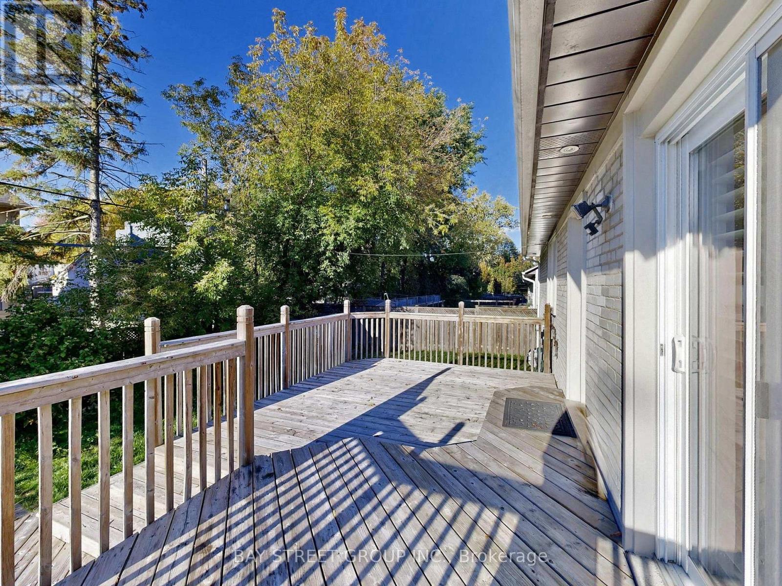 8 Overton Crescent, Toronto, Ontario  M3B 2V2 - Photo 38 - C12483025