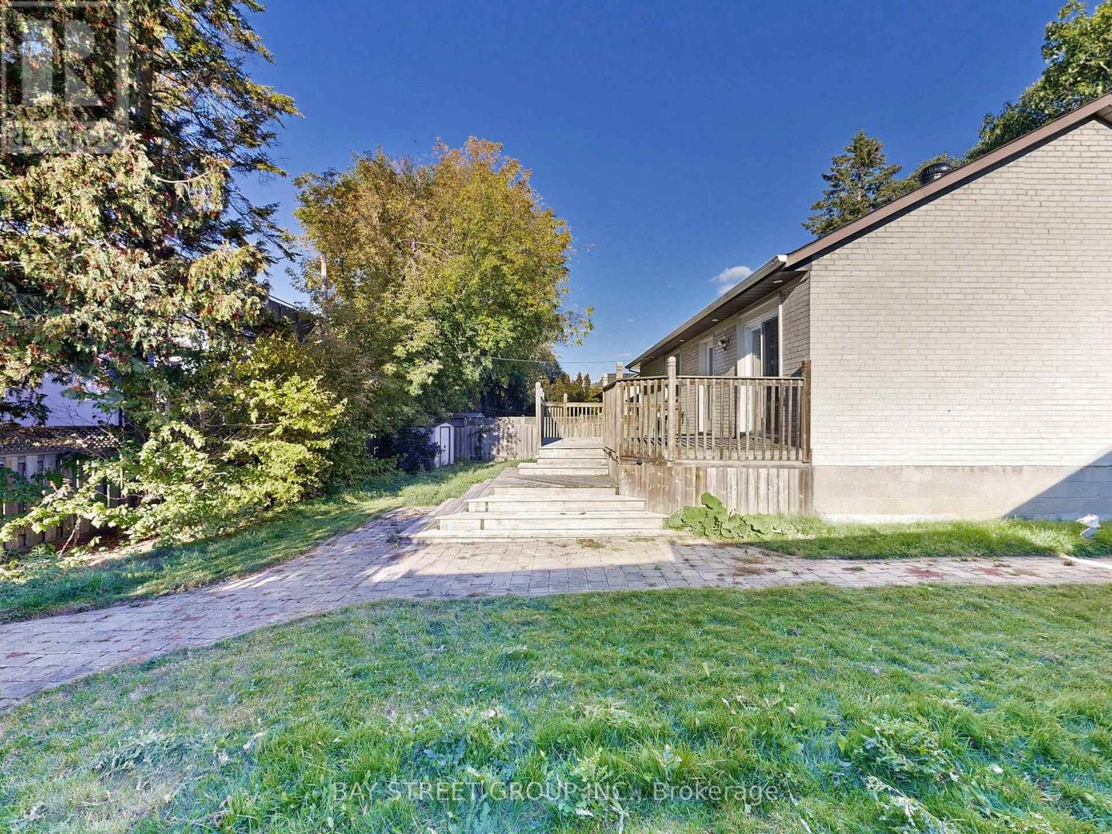 8 Overton Crescent, Toronto, Ontario  M3B 2V2 - Photo 39 - C12483025