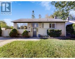 8 OVERTON CRESCENT, Toronto, Ontario