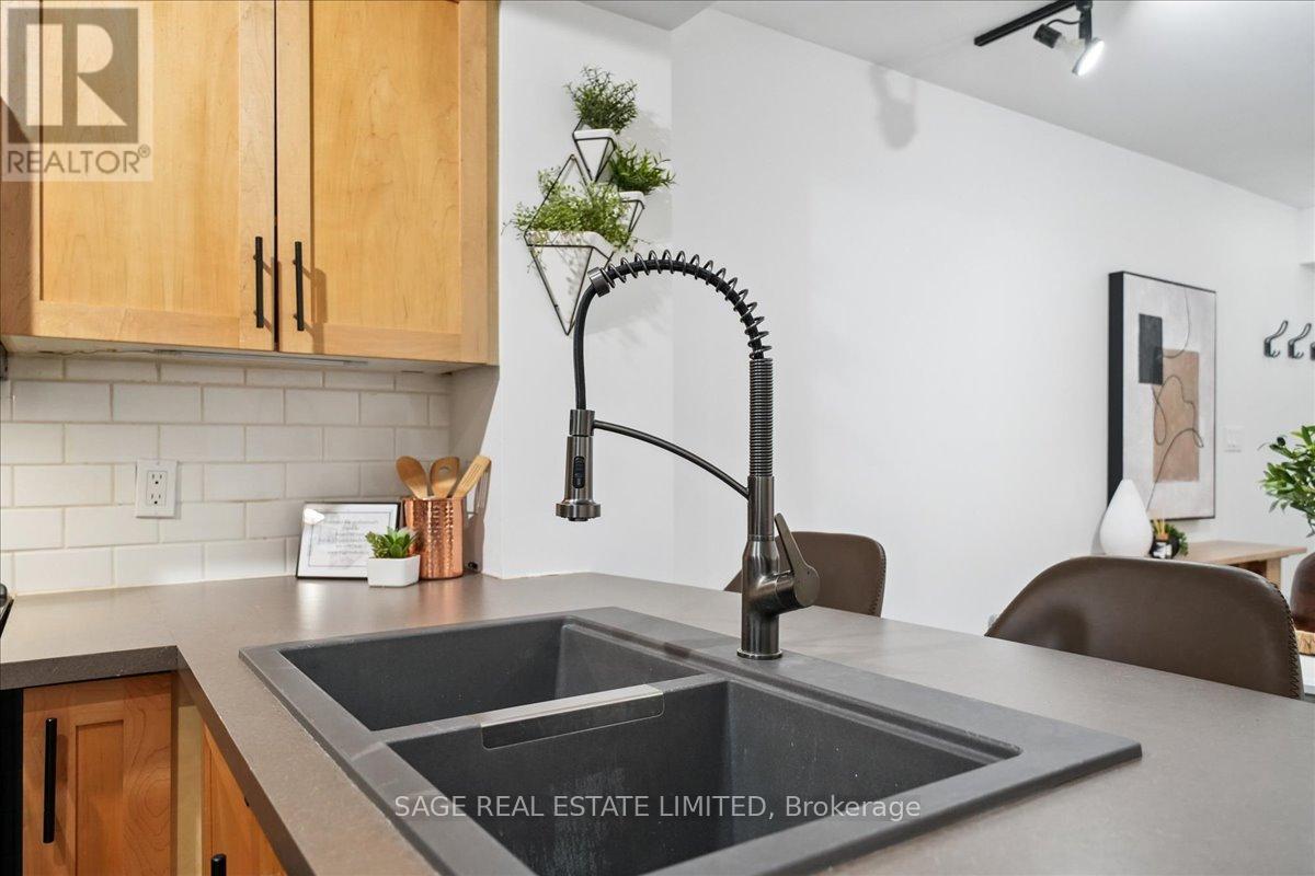 73 - 208 Niagara Street, Toronto, Ontario  M6J 3W5 - Photo 15 - C12483029