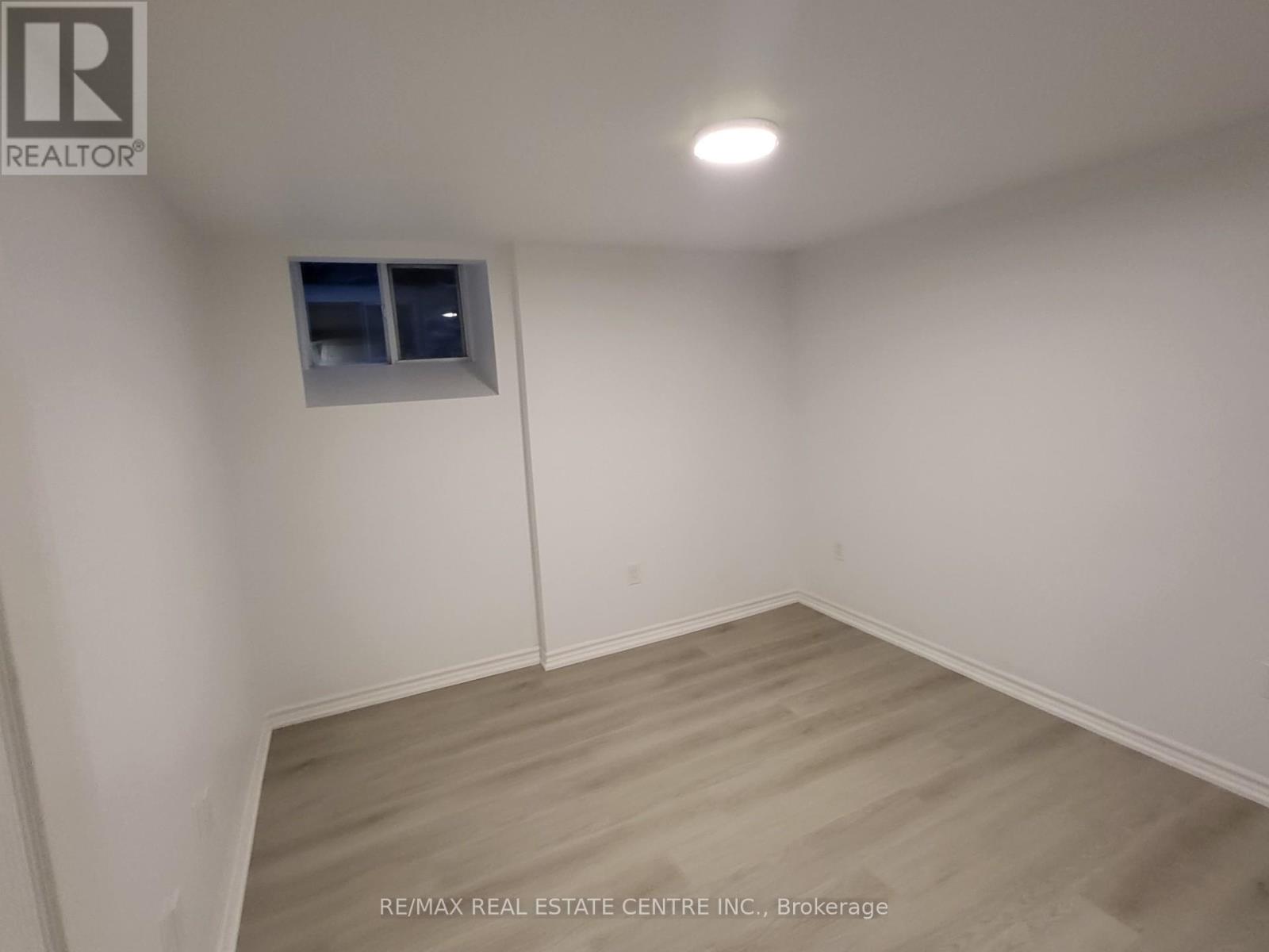 Lower - 129 Walmer Road, Toronto, Ontario  M5R 2X8 - Photo 14 - C12471241
