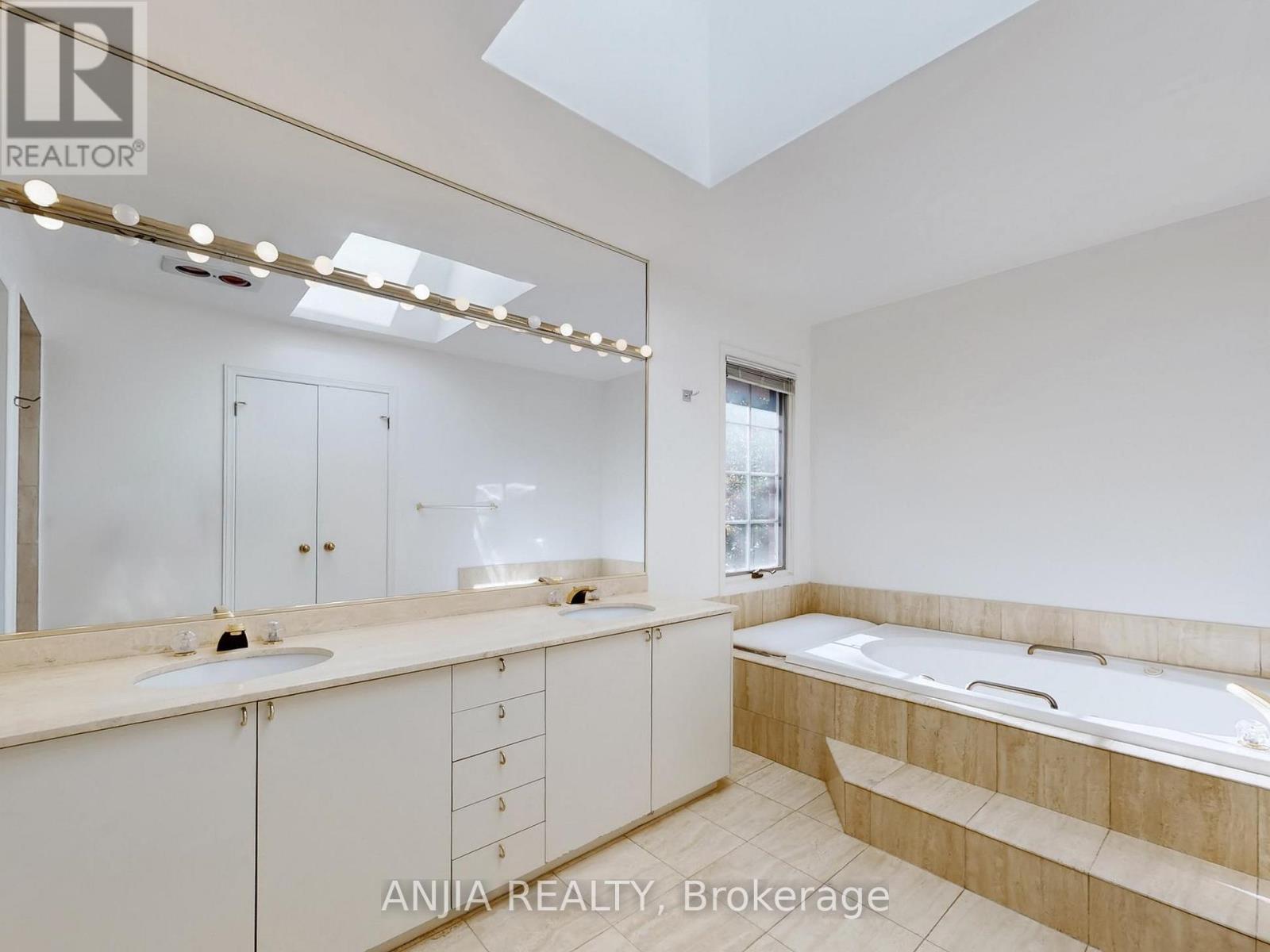 21 Tahoe Court, Toronto, Ontario  M3B 3M6 - Photo 30 - C12474291