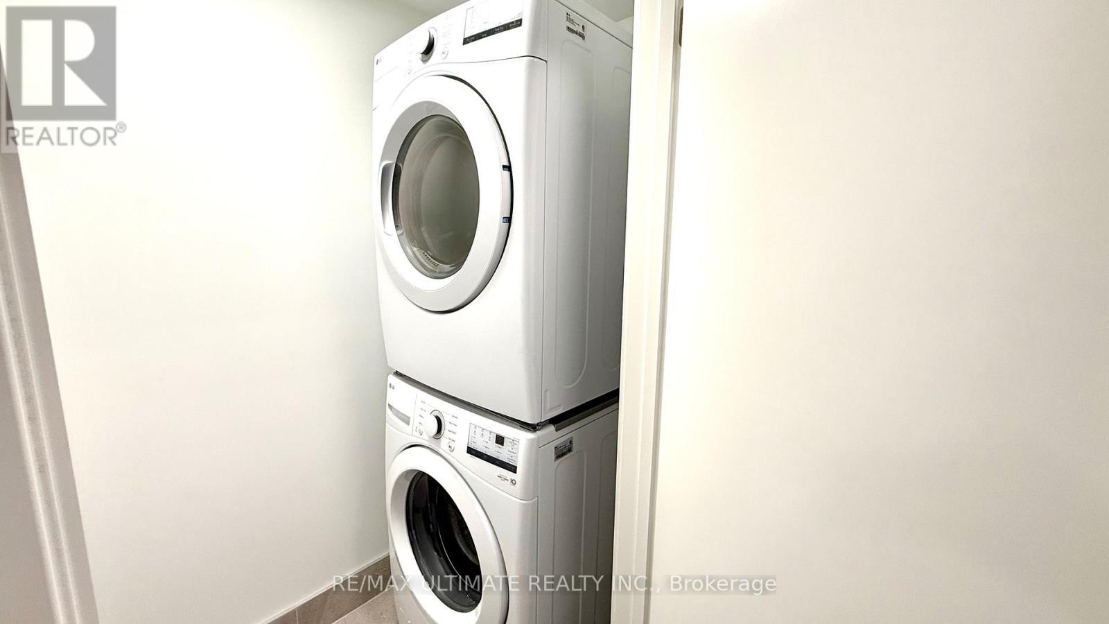 Unit 4 - 56b East Drive, Toronto, Ontario  M6N 2N9 - Photo 15 - W12482461