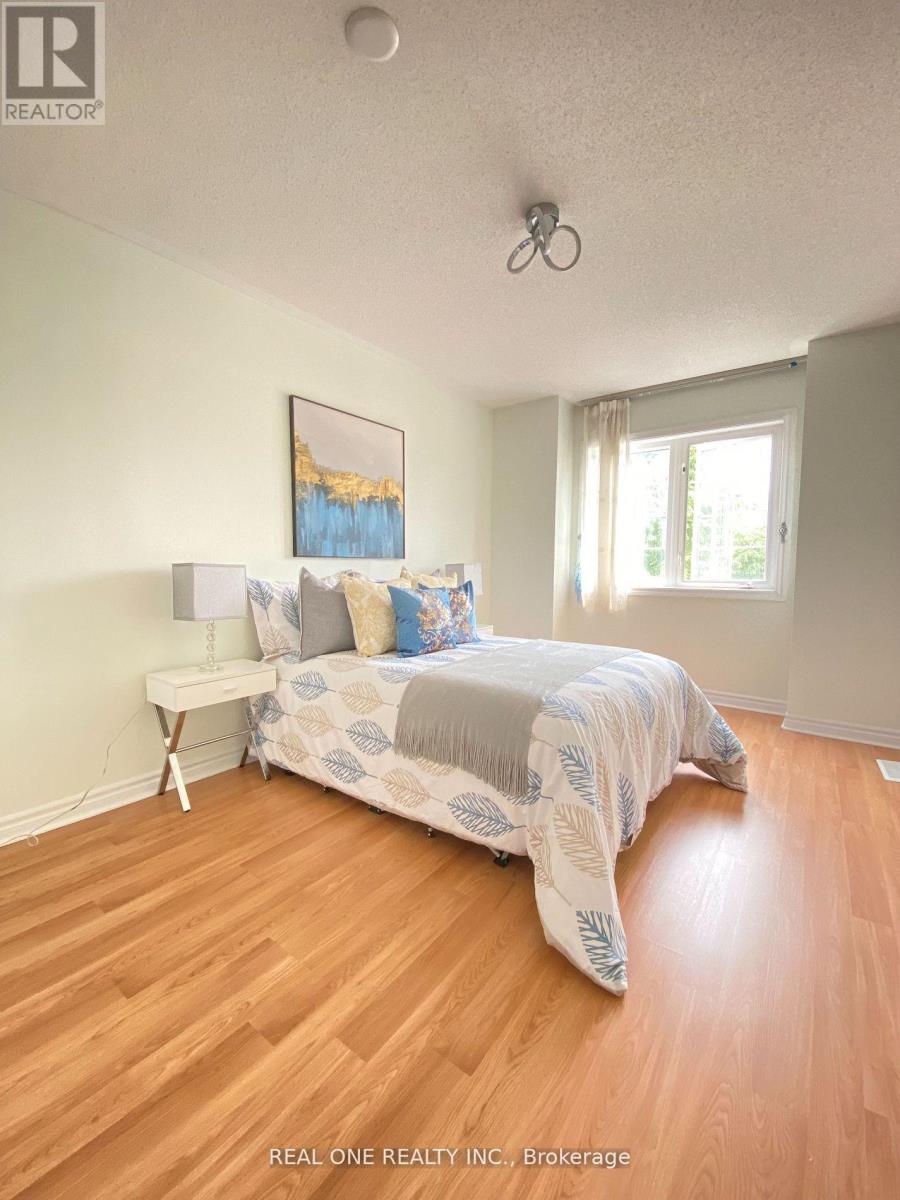72 Weatherill Road, Markham, Ontario  L6C 2P5 - Photo 10 - N12483015