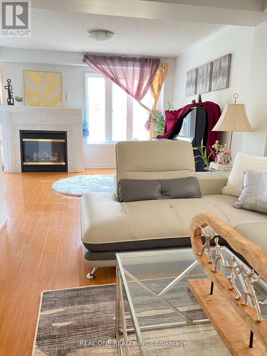 72 Weatherill Road, Markham, Ontario  L6C 2P5 - Photo 13 - N12483015