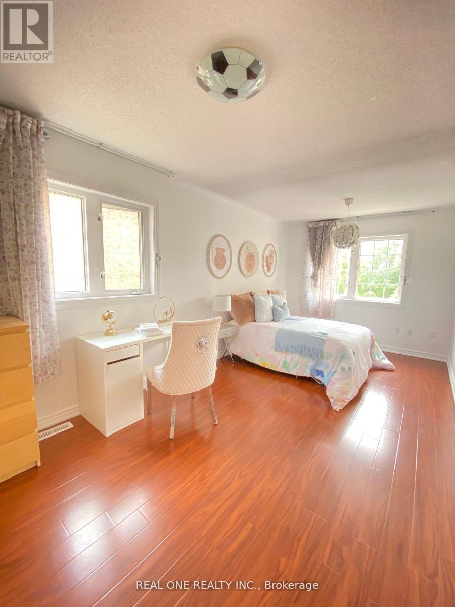 72 Weatherill Road, Markham, Ontario  L6C 2P5 - Photo 14 - N12483015