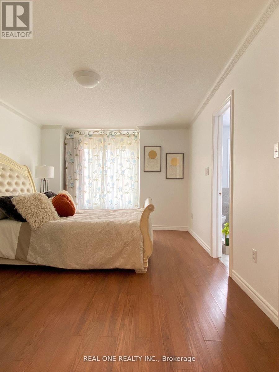 72 Weatherill Road, Markham, Ontario  L6C 2P5 - Photo 6 - N12483015