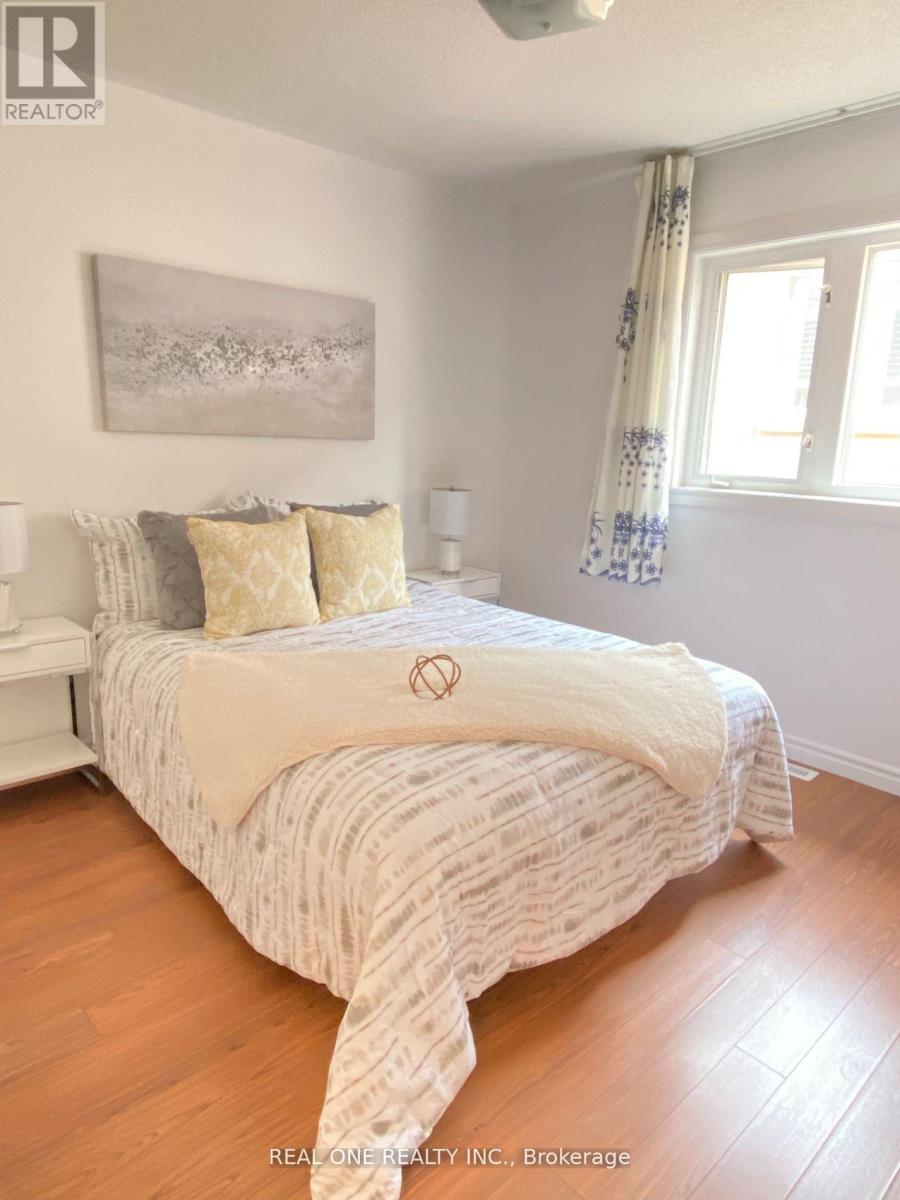 72 Weatherill Road, Markham, Ontario  L6C 2P5 - Photo 9 - N12483015