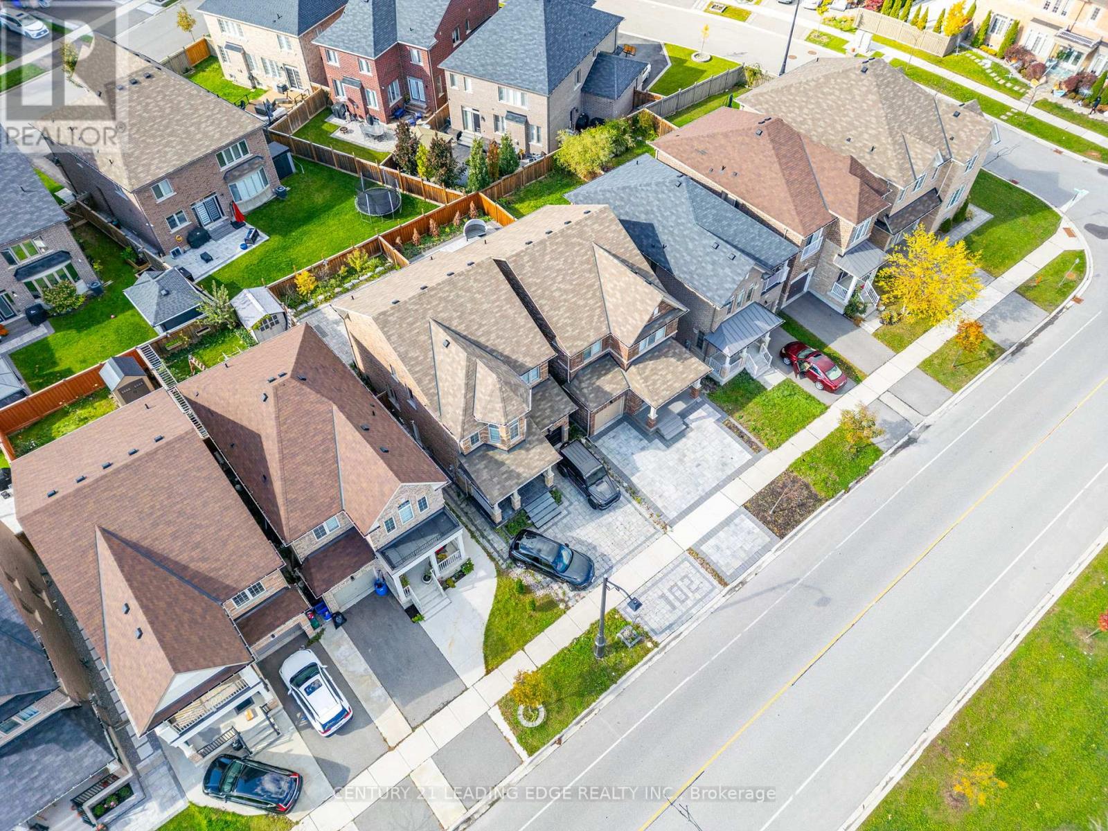 102 Mactier Drive, Vaughan, Ontario  L4H 4T9 - Photo 44 - N12483036