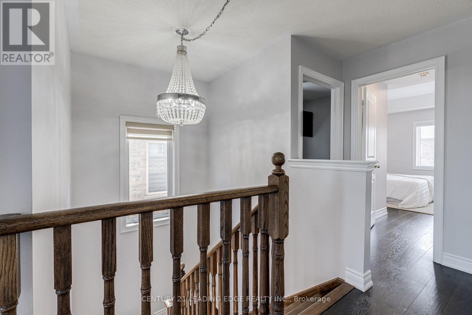 Upper - 102 Mactier Drive, Vaughan, Ontario  L4H 4T9 - Photo 22 - N12483038