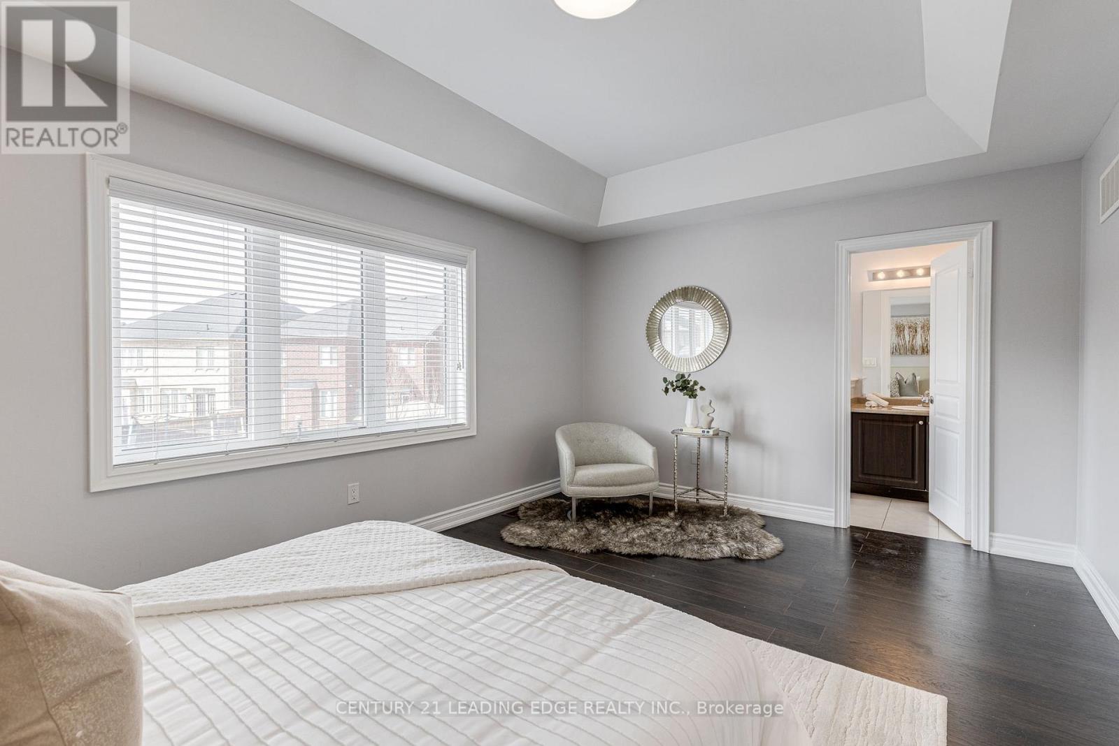 Upper - 102 Mactier Drive, Vaughan, Ontario  L4H 4T9 - Photo 27 - N12483038