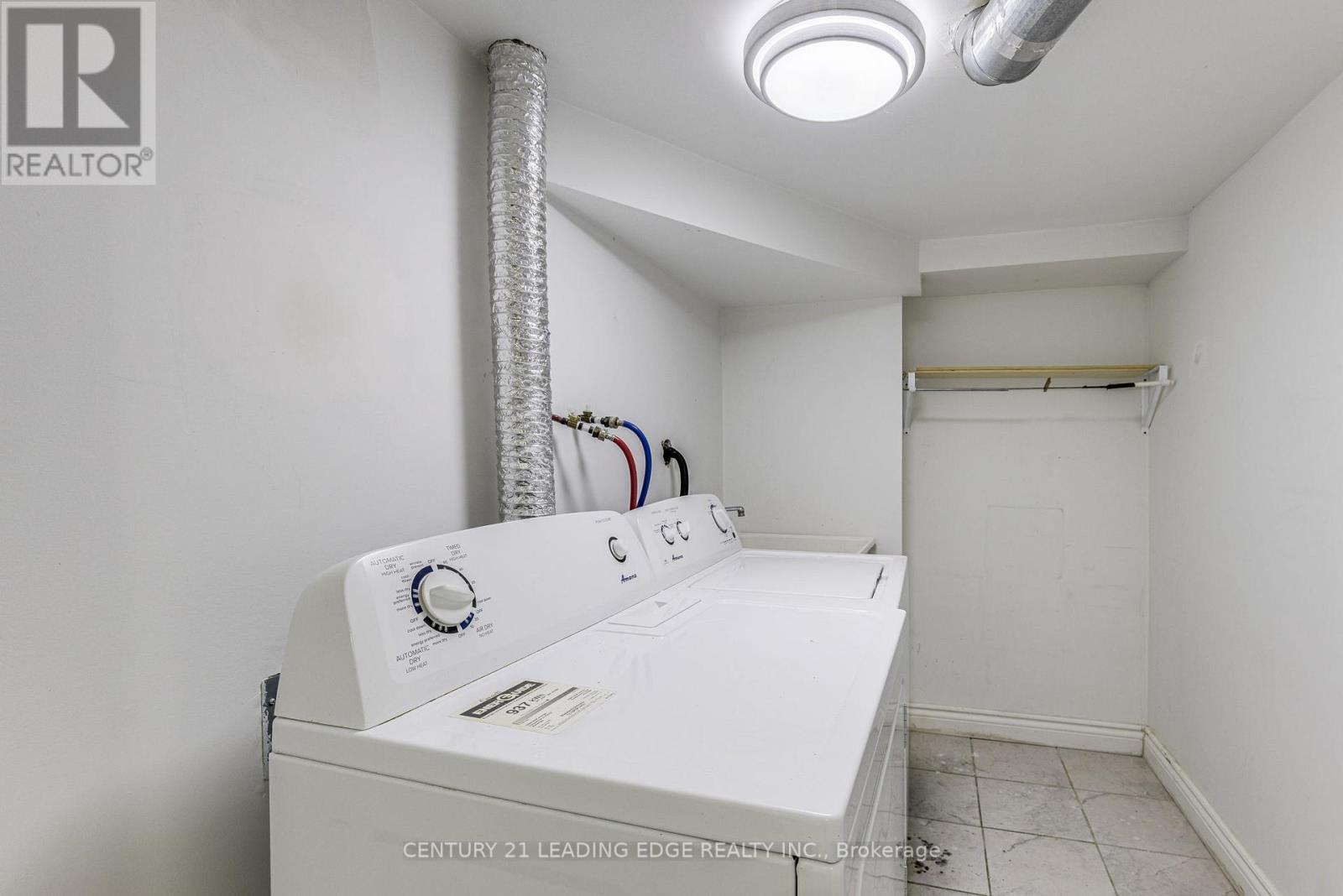 Lower - 102 Mactier Drive, Vaughan, Ontario  L4H 4T9 - Photo 4 - N12483039