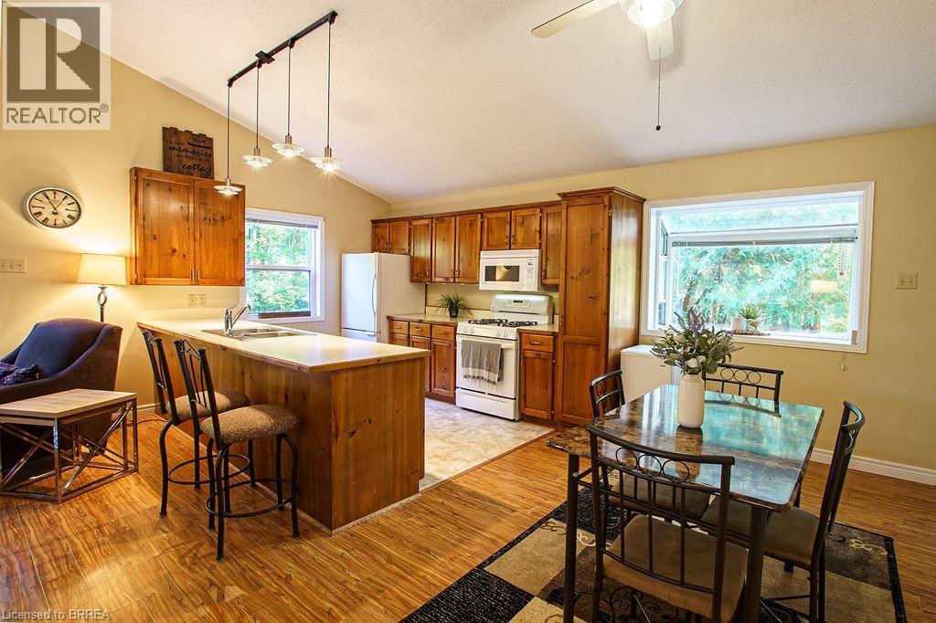 9928 Superior Street, Port Franks, Ontario  N0M 2L0 - Photo 9 - 40773603