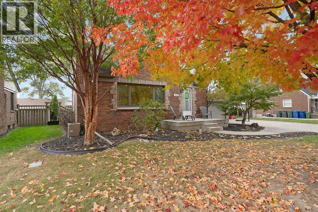 2925 Alexandra Avenue, Windsor, Ontario  N9E 2J8 - Photo 4 - 25027191