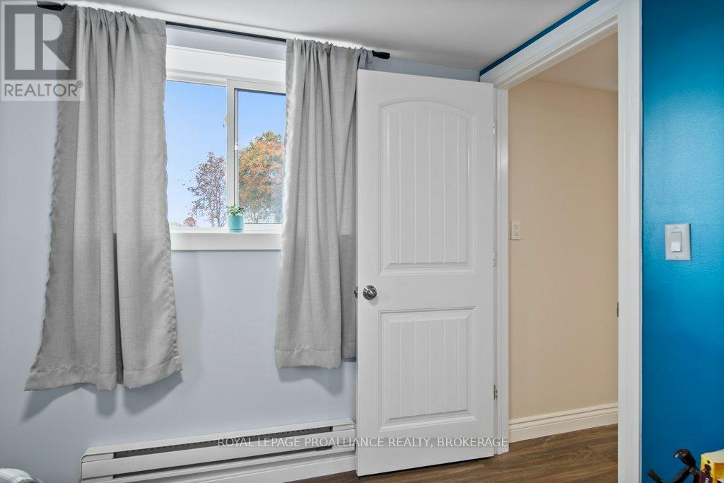 2 Potter Drive, Loyalist (Odessa), Ontario  K0H 2H0 - Photo 33 - X12483066