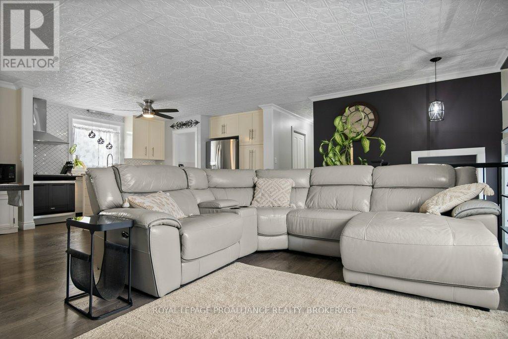 2 Potter Drive, Loyalist (Odessa), Ontario  K0H 2H0 - Photo 9 - X12483066