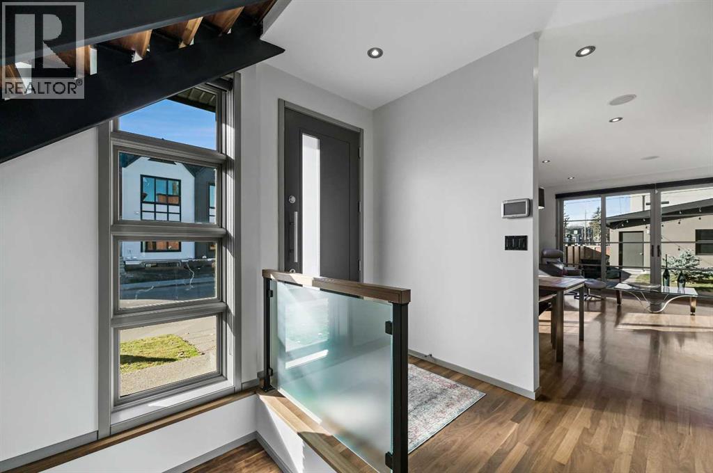 2702 28 Avenue Sw, Calgary, Alberta  T3E 2B1 - Photo 3 - A2264953