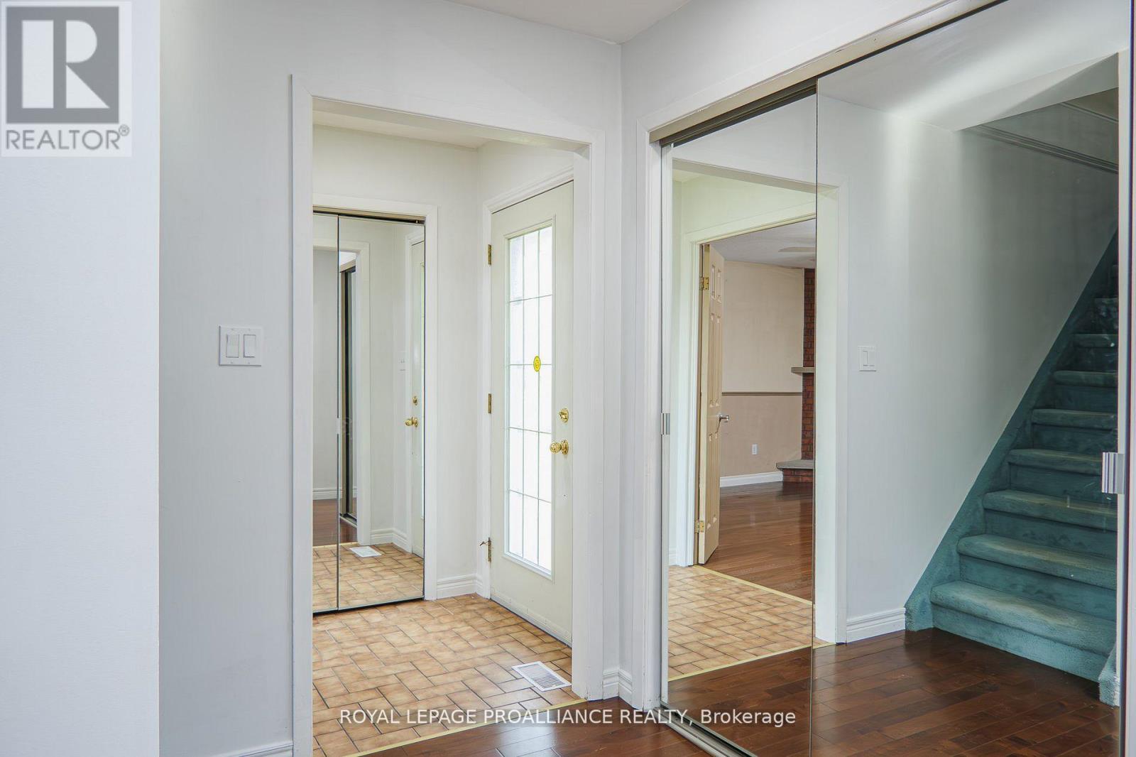 16 Country Club Drive, Quinte West, Ontario  K8R 1A1 - Photo 18 - X12483063