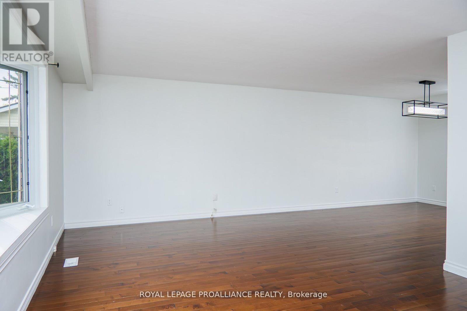 16 Country Club Drive, Quinte West, Ontario  K8R 1A1 - Photo 21 - X12483063