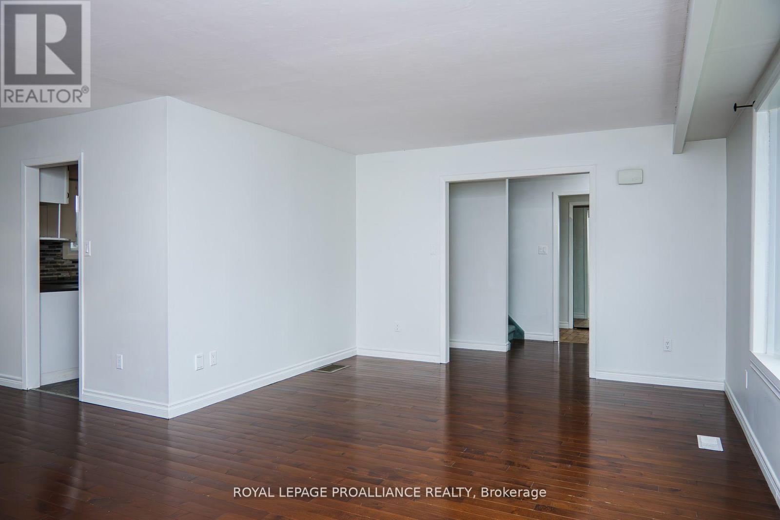 16 Country Club Drive, Quinte West, Ontario  K8R 1A1 - Photo 22 - X12483063