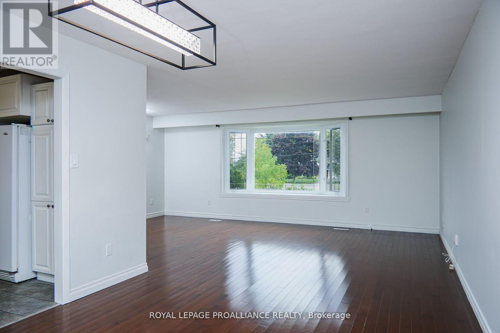 16 Country Club Drive, Quinte West, Ontario  K8R 1A1 - Photo 24 - X12483063