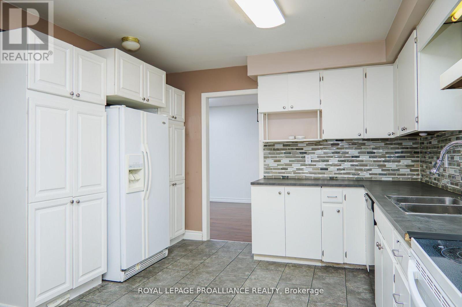 16 Country Club Drive, Quinte West, Ontario  K8R 1A1 - Photo 26 - X12483063