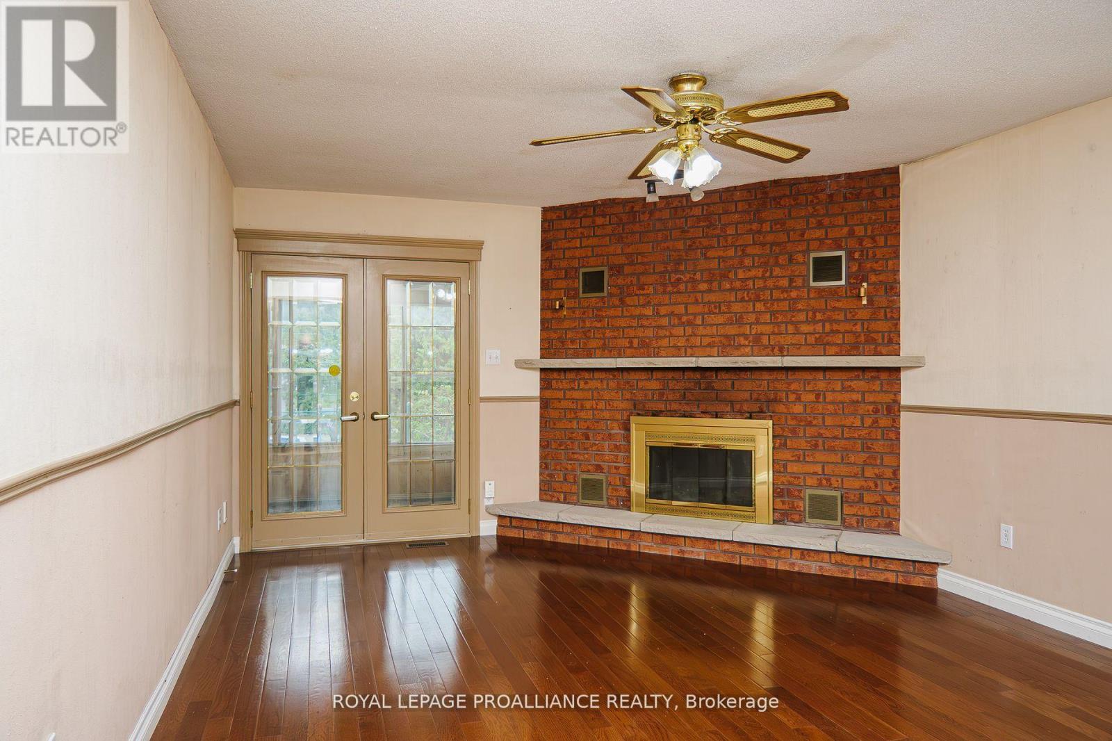 16 Country Club Drive, Quinte West, Ontario  K8R 1A1 - Photo 32 - X12483063