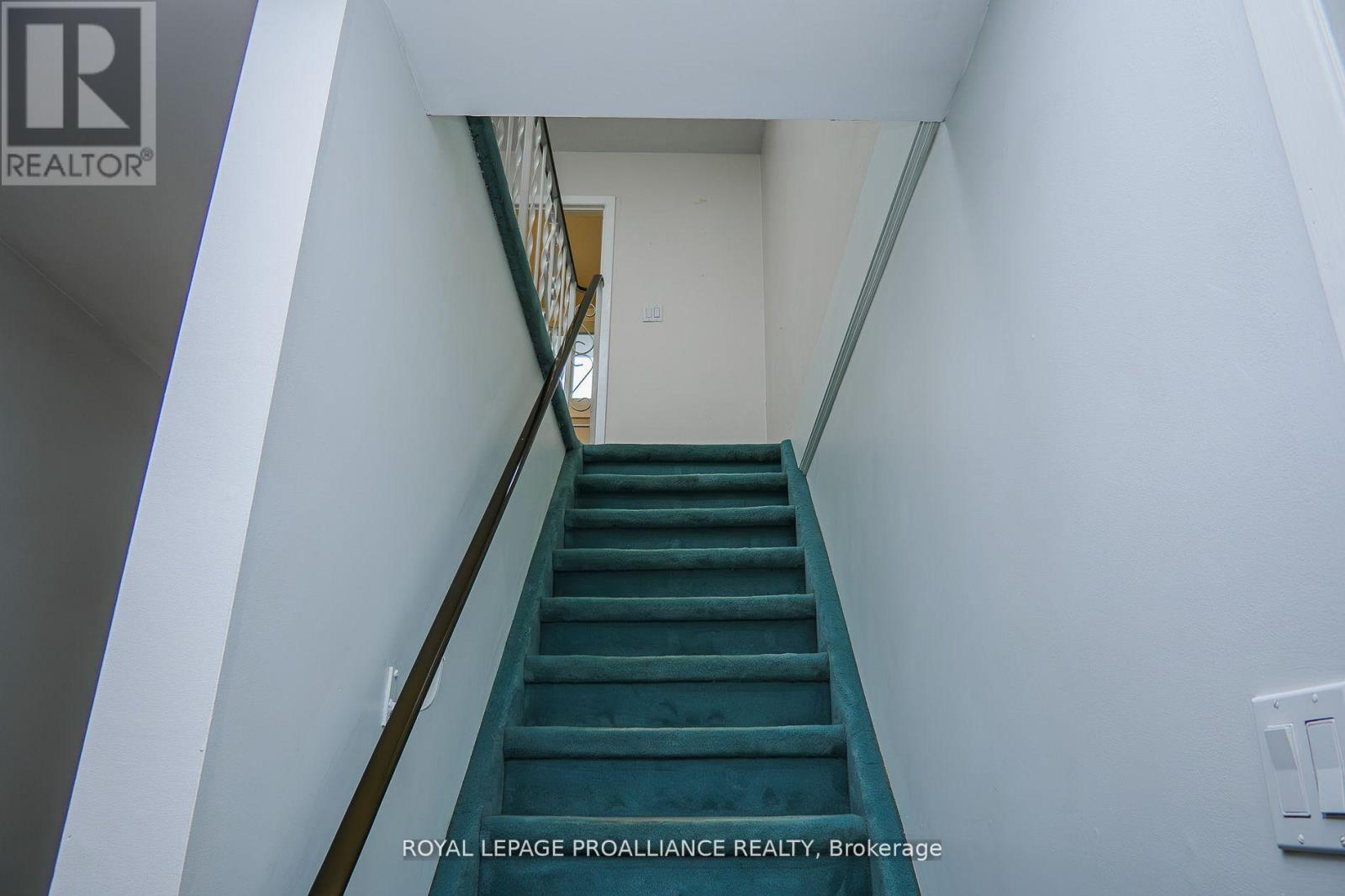 16 Country Club Drive, Quinte West, Ontario  K8R 1A1 - Photo 35 - X12483063