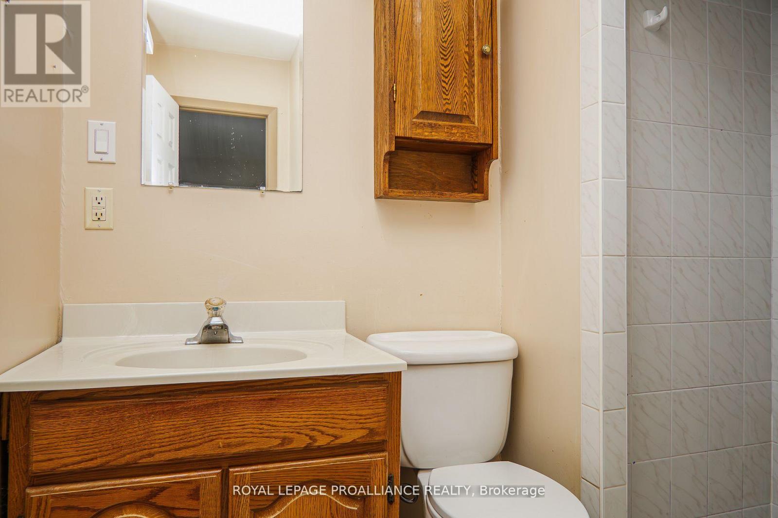 16 Country Club Drive, Quinte West, Ontario  K8R 1A1 - Photo 47 - X12483063