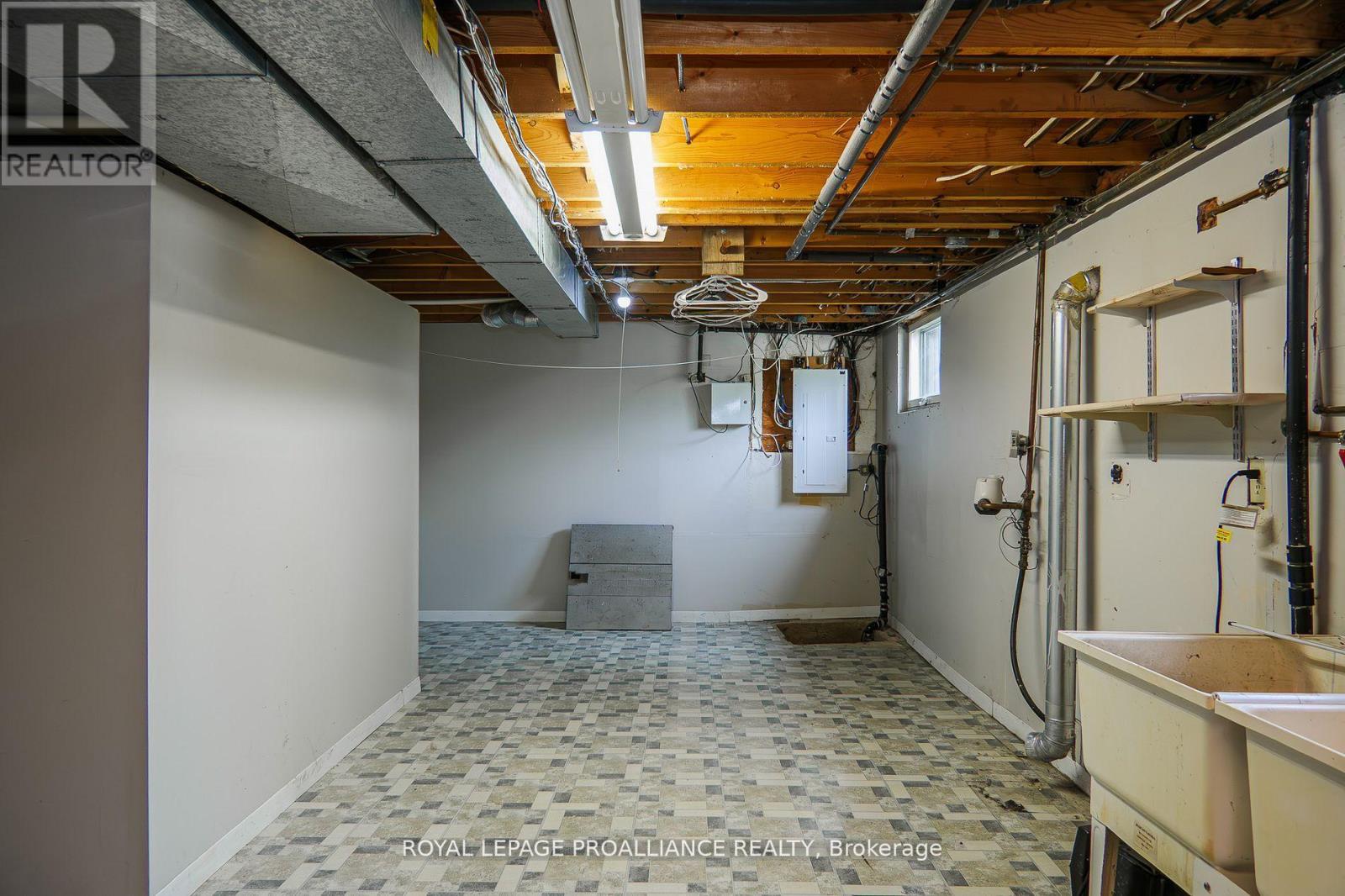 16 Country Club Drive, Quinte West, Ontario  K8R 1A1 - Photo 49 - X12483063