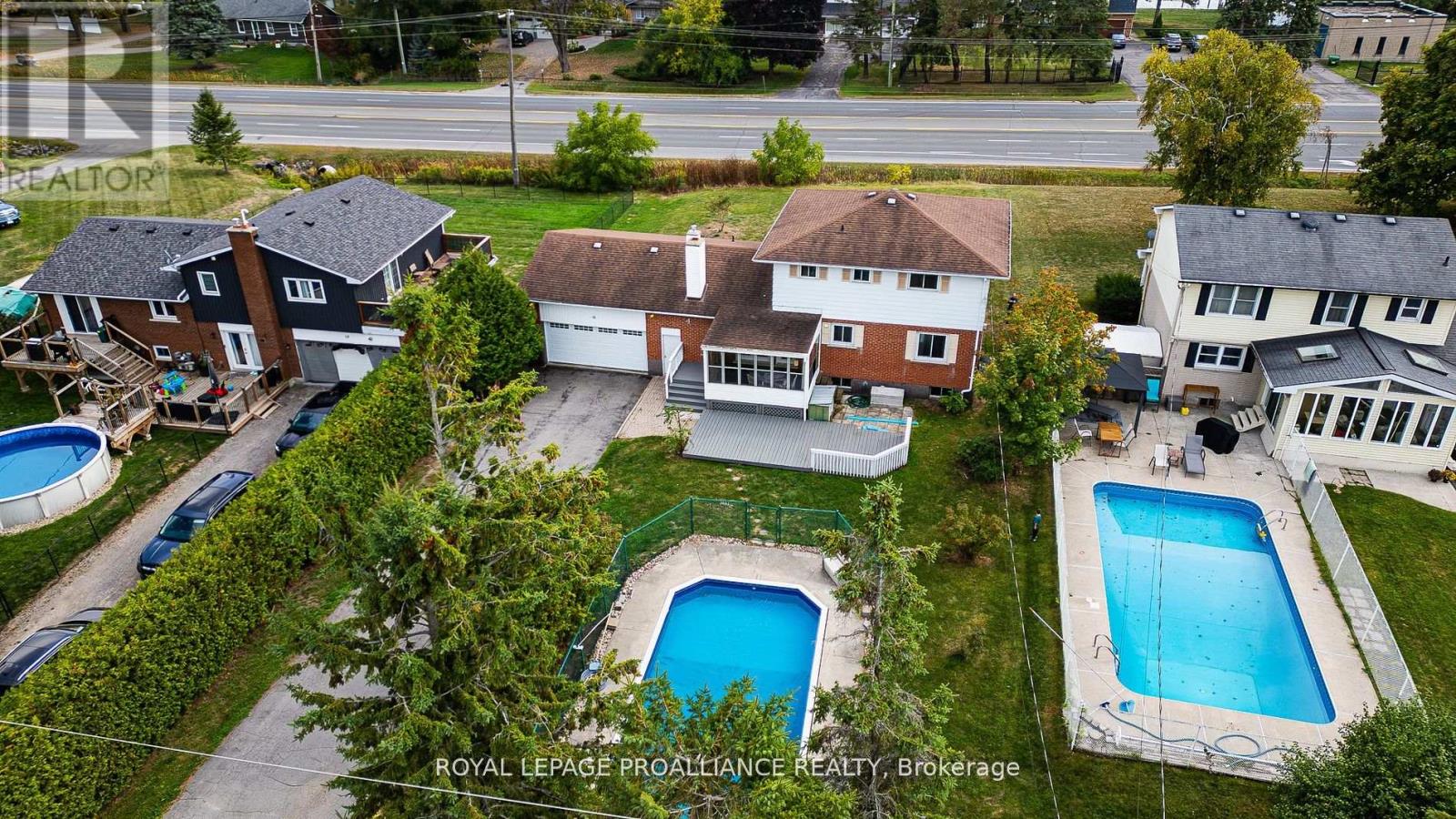 16 Country Club Drive, Quinte West, Ontario  K8R 1A1 - Photo 7 - X12483063