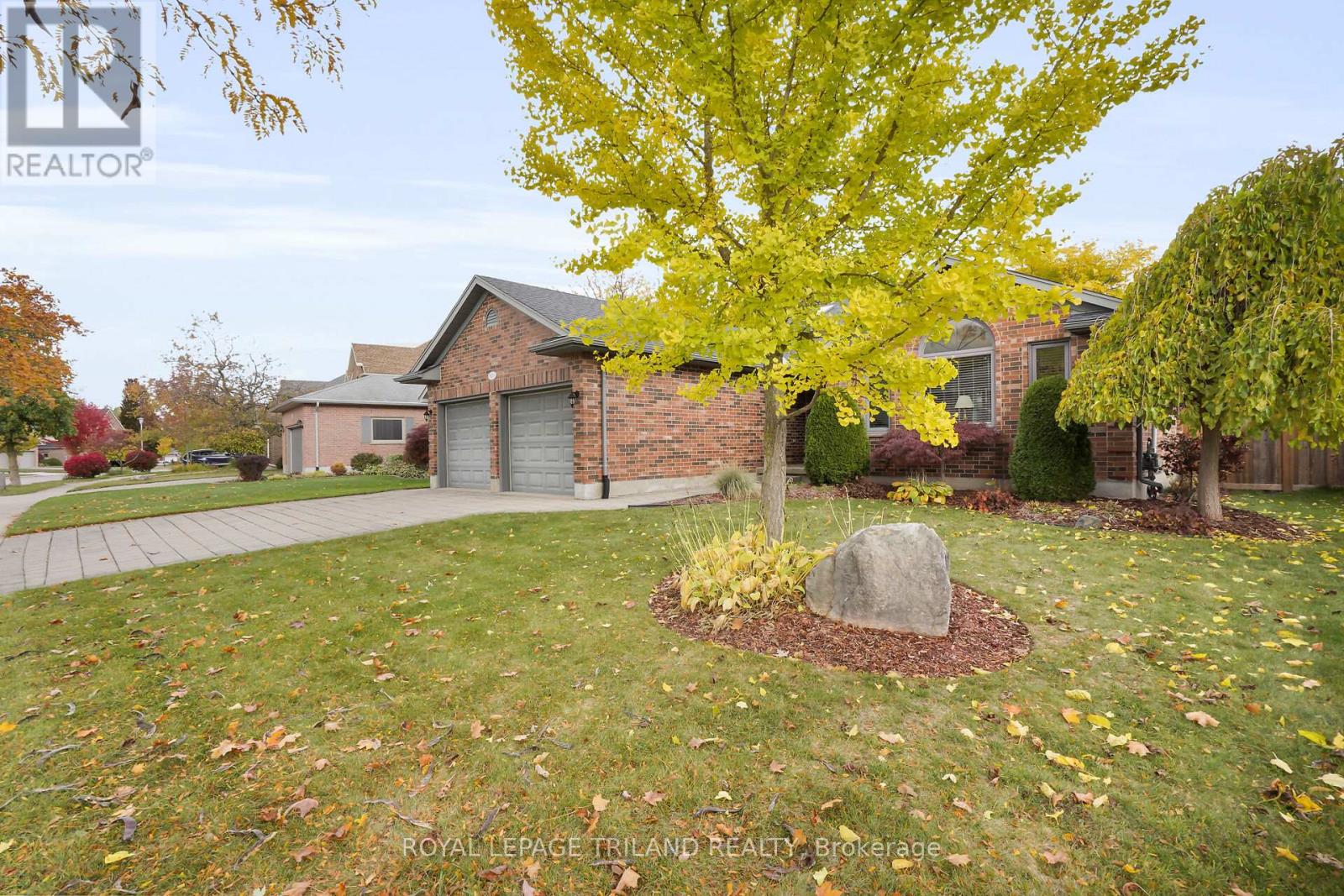 471 Ambleside Drive, London North, Ontario  N6G 4W9 - Photo 2 - X12483057