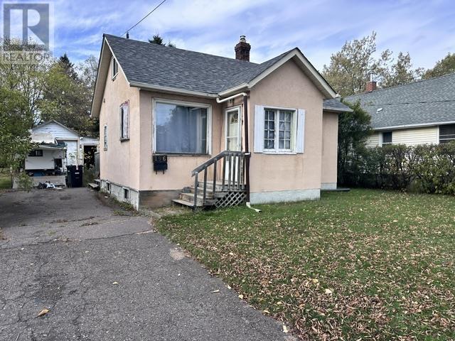 196 Ruttan ST, Thunder Bay, Ontario
