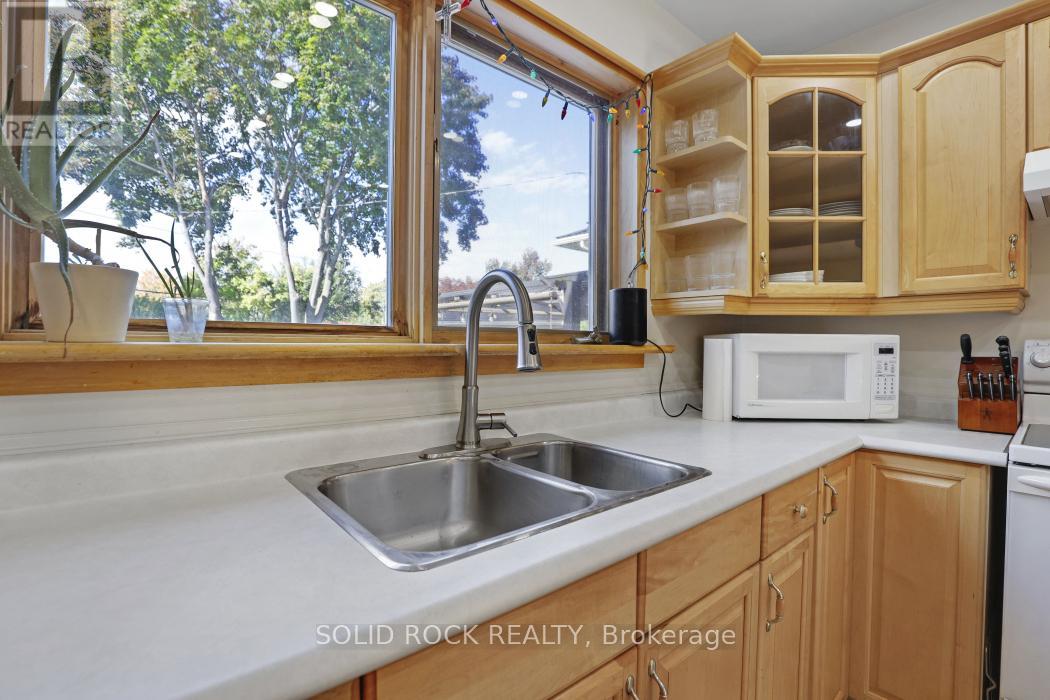 2 - 1776 Ainsley Drive, Ottawa, Ontario  K2C 0T2 - Photo 13 - X12483097