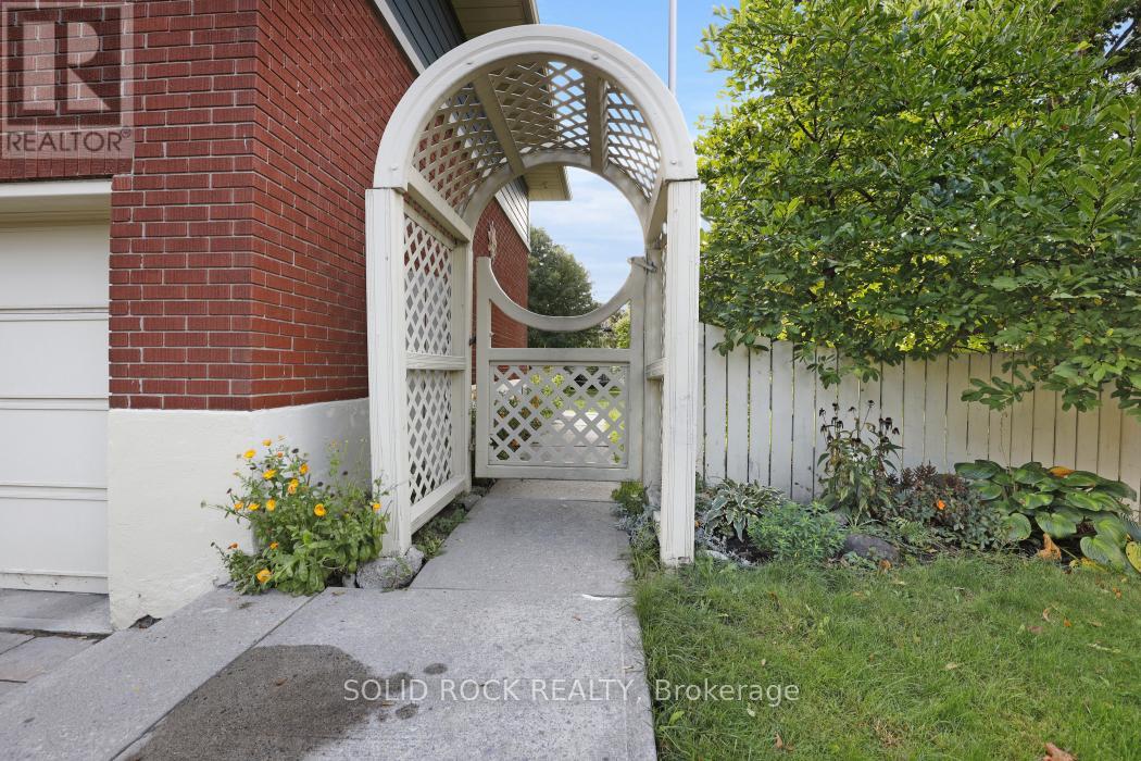 2 - 1776 Ainsley Drive, Ottawa, Ontario  K2C 0T2 - Photo 2 - X12483097