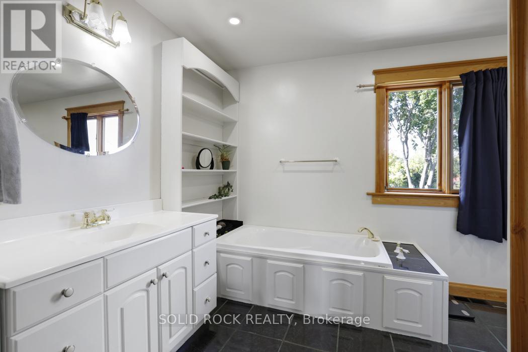2 - 1776 Ainsley Drive, Ottawa, Ontario  K2C 0T2 - Photo 22 - X12483097