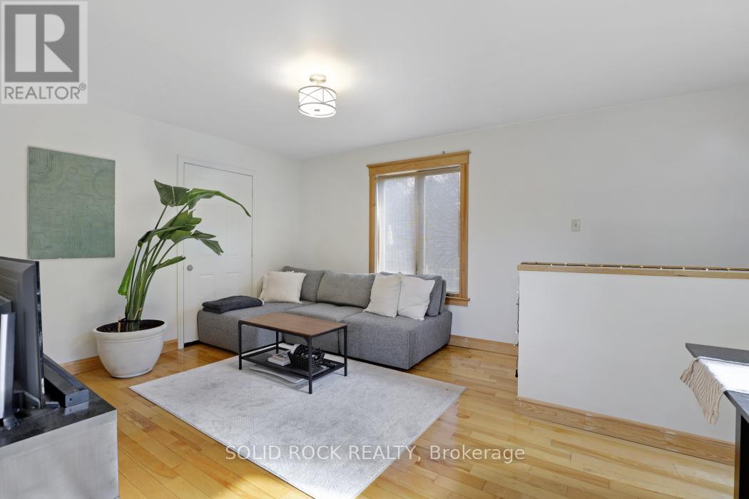 2 - 1776 Ainsley Drive, Ottawa, Ontario  K2C 0T2 - Photo 9 - X12483097