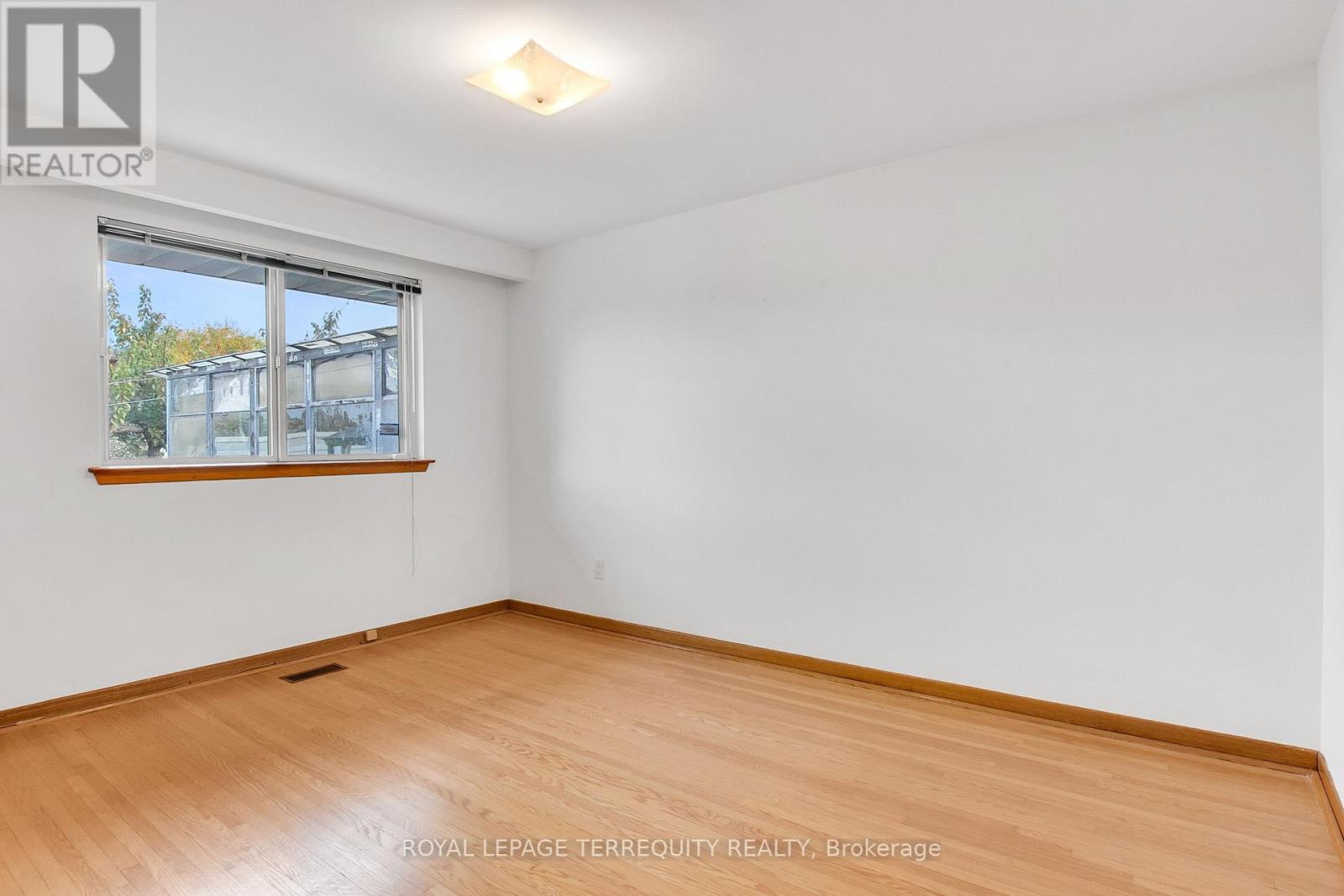 9 Larchmere Avenue, Toronto, Ontario  M9L 2N2 - Photo 13 - W12483013