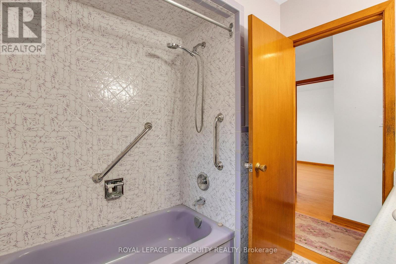 9 Larchmere Avenue, Toronto, Ontario  M9L 2N2 - Photo 18 - W12483013