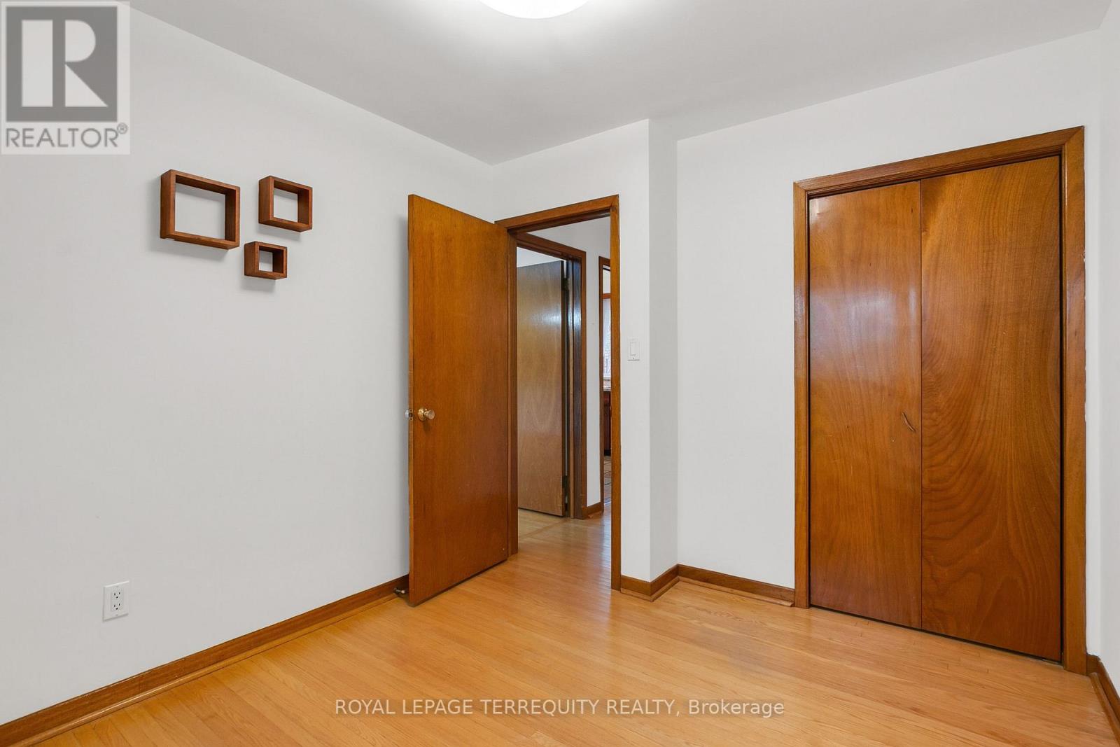 9 Larchmere Avenue, Toronto, Ontario  M9L 2N2 - Photo 20 - W12483013