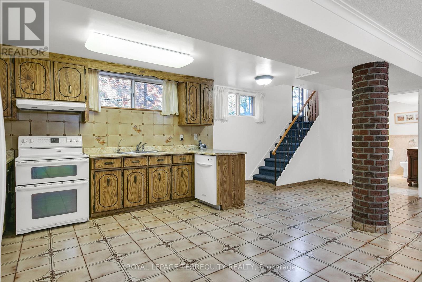9 Larchmere Avenue, Toronto, Ontario  M9L 2N2 - Photo 21 - W12483013